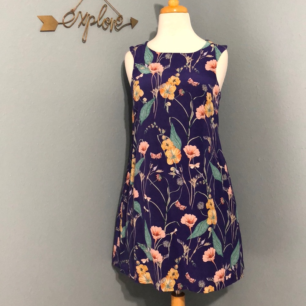HD in Paris Sleeveless Floral dress with pockets